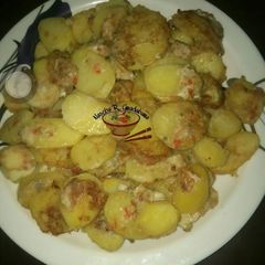 Irsh potato nd egg A picture of Irsh potato nd egg.