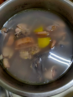 蓮藕栗子地瓜排骨湯 的食譜成品照片