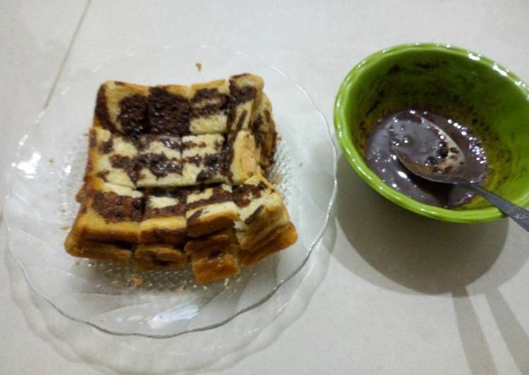 Roti panggang megicom saus coklat ala lucy's