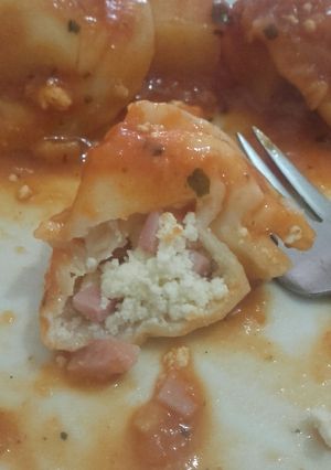 Una foto de Capelettis de ricota y jamón