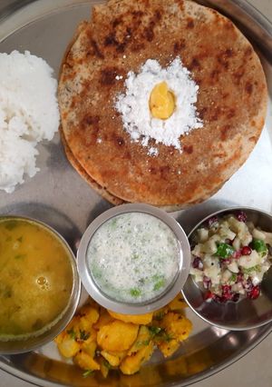 सोजीची /सांज्याची पोळी (Sanjyachi Poli Recipe In Marathi) रेसिपी चे मुख्य फोटो 