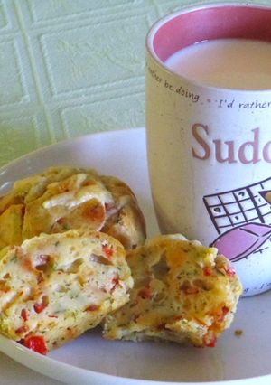 Zöldséges, kolbászos muffin recept fotója