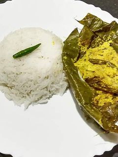 ইলিশ মাছের পাতুরি(Ilish macher paturi recipe in bengali) রেসিপির প্রধান ছবি
