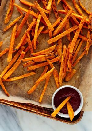A picture of Sweet potato Baked chips.