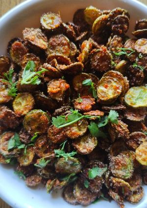 A picture of Achari Ivy gourd crisp.
