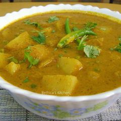 A picture of Aloo Matar ki Sabzi.