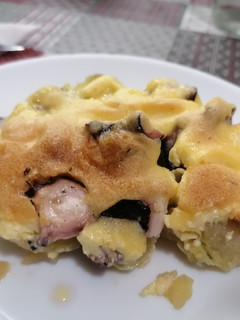 Una foto de 26.Pulpo a la muselina de ajos