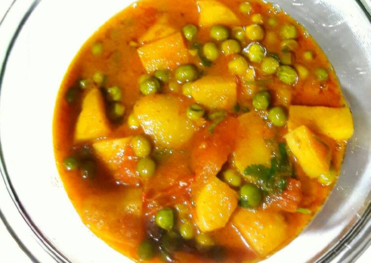 How to Cook Perfect Peas Tomato Potato Curry
