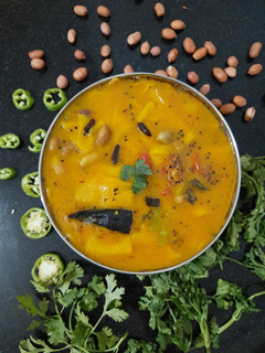 દાળ ઢોકળી (Dal Dhokli Recipe In Gujarati) રેસીપી મુખ્ય ફોટો