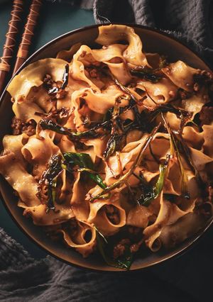 A picture of Pork & Spring Onion Noodles.