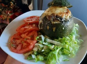 Una foto de Zapallito relleno carne-champiñón