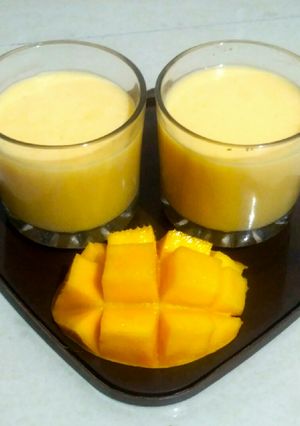 મેંગો મિલ્ક શેક (Mango Milk Shake Recipe In Gujarati) રેસીપી મુખ્ય ફોટો