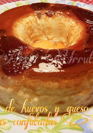 Foto principal de Flan de huevo y queso, con fresas confitadas