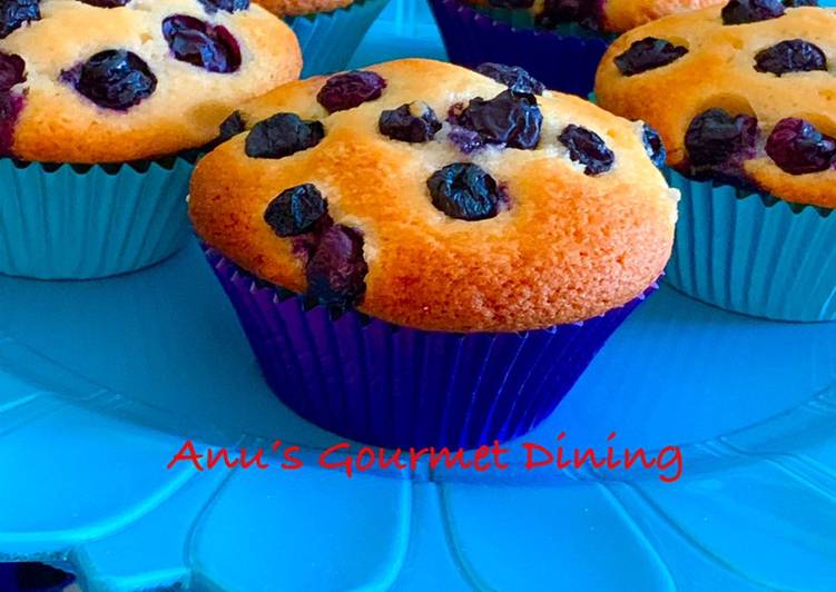 Easiest Way to Prepare Perfect Blueberry Crisp Cupcakes