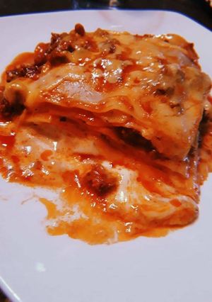 Una foto de Lasagna de jamón y queso a la bolognesa
