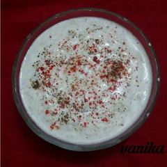A picture of Cucumber raita.