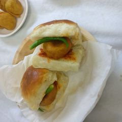 A picture of Vada pav.