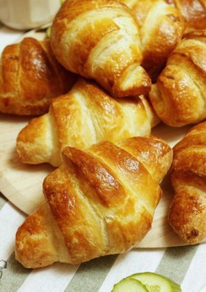 A picture of Croissant 🥐.
