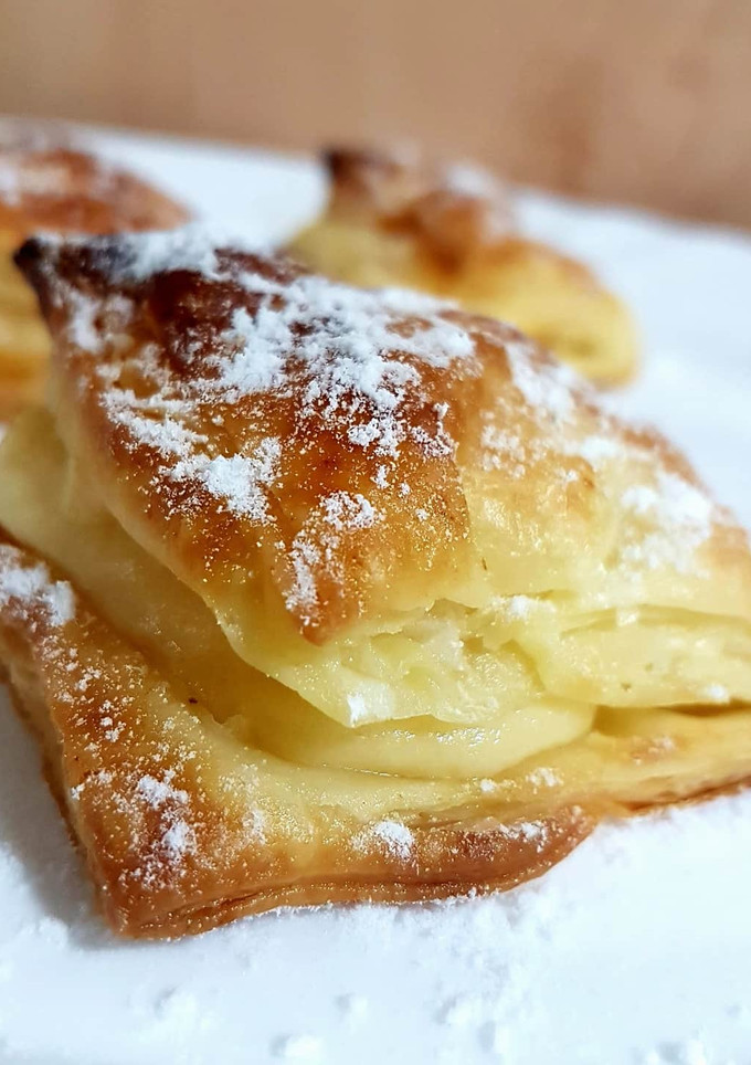 Una foto de Miguelitos con crema pastelera de limón