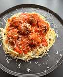 Spagetti és húsgolyó