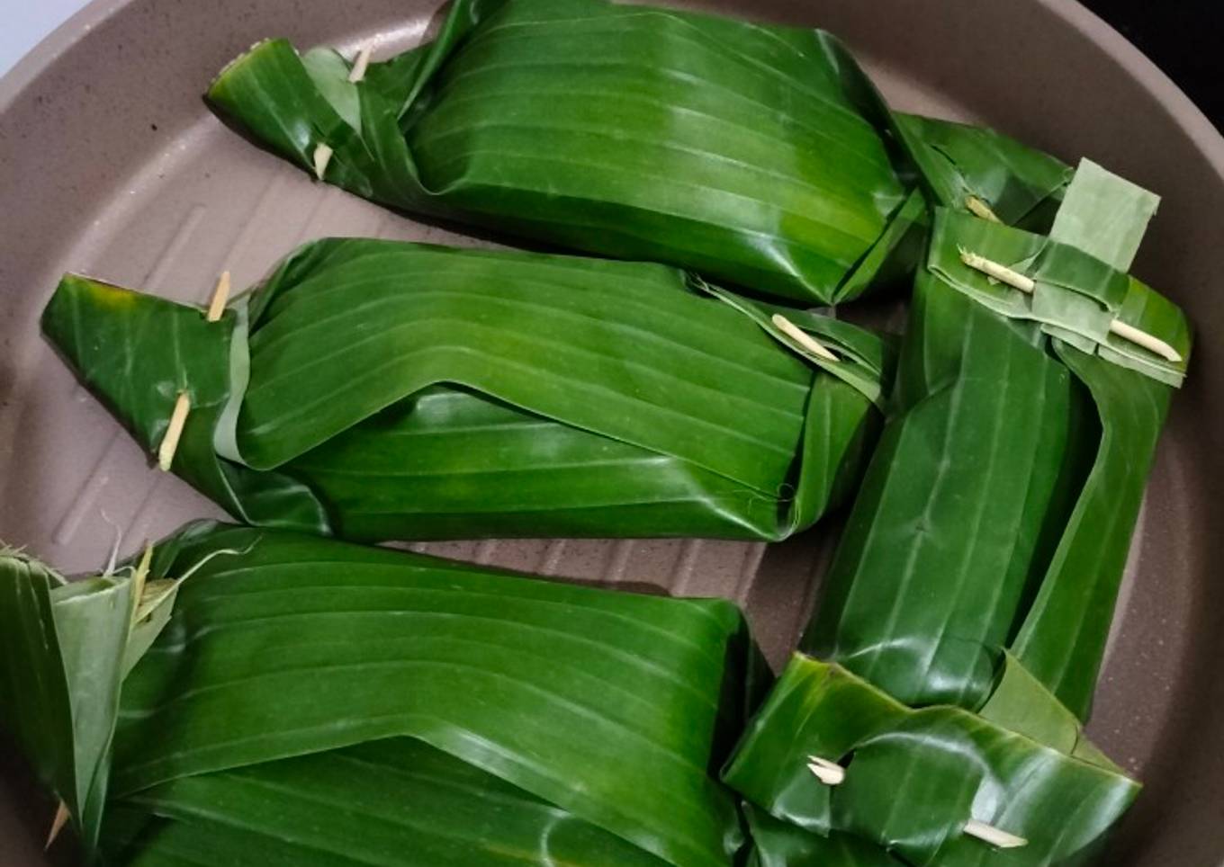 Nasi Uduk Bakar Tongkol Pedas