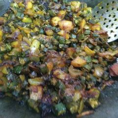 A picture of Okra masala.