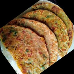 A picture of Spicy aloo paratha.