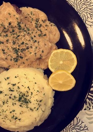 صورة لوصفة ستيك دجاج بالكريمه والبصل