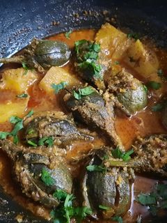 भरली वांगी (नाशिक कडची पद्धत) (Bharli vangi recipe in marathi) रेसिपी चे मुख्य फोटो