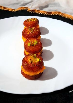 A picture of Gulab Jamun Sandwich.