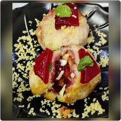 A picture of Baked Bread Jam Balls.