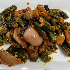A picture of Bhindi do pyaza.