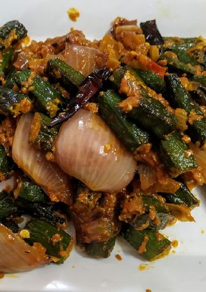 A picture of Bhindi do pyaza.