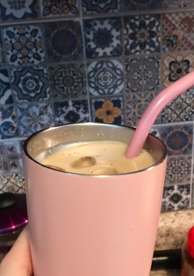Una foto de Café helado (fácil y sencillo)💜