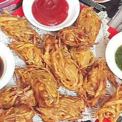 A picture of Lacha Chicken Pakora.