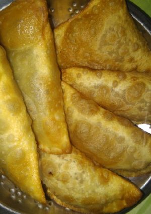 ভাজা নারকেল পুলি রেসিপির প্রধান ছবি