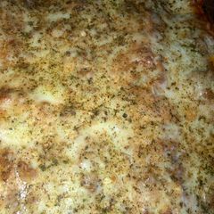 A picture of Chicken Parmesan lasagna 🍗 🧀 🍝 🍅.