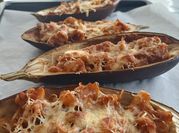 Une photo de aubergine farcie
