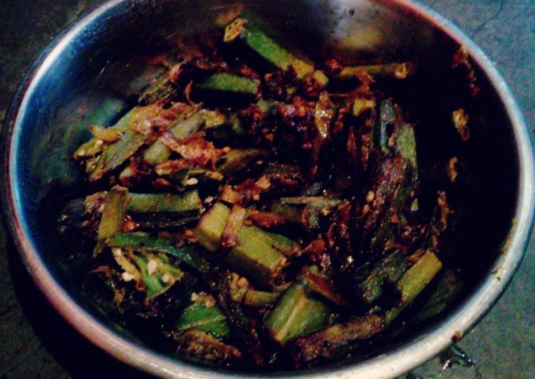 Lady's finger stir fry(dherosher jhaal)