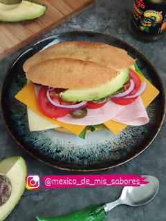 Una foto de 💥 LA TORTA DEL CHAVO 💥