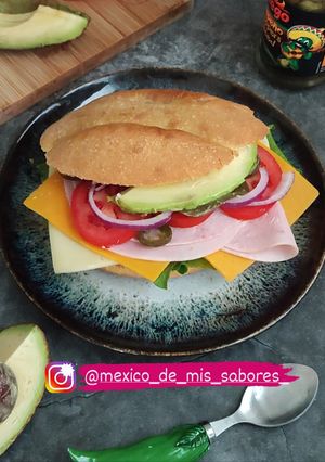 Una foto de 💥 LA TORTA DEL CHAVO 💥