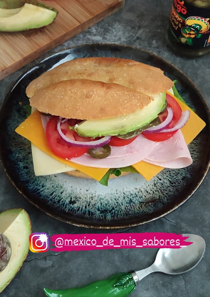 Una foto de 💥 LA TORTA DEL CHAVO 💥