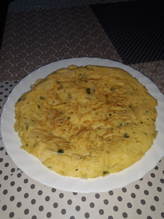 Una foto de Tortilla de bacalao y perejil