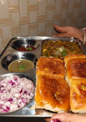 A picture of Pav bhaji.