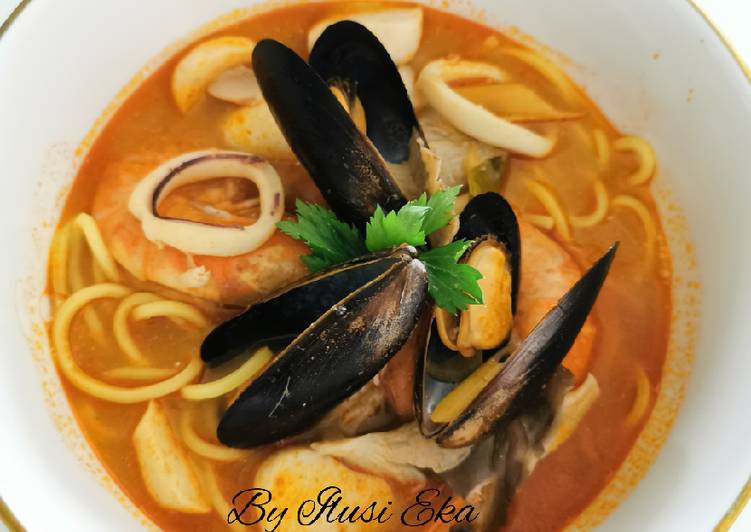 🇹🇠Tom Yum Seafood Noodles - Ala Bangkok Night Market