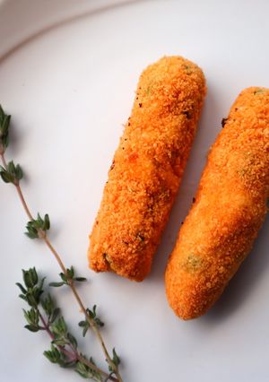 A picture of Chicken and Peas Croquettes.