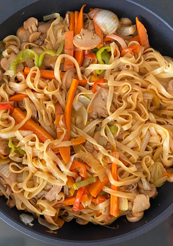 Una foto de Noodles de arroz chino