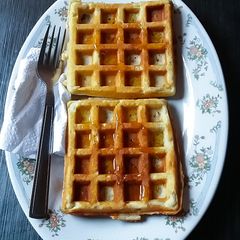 A picture of Almond/banana waffles.