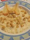 Risotto alle pere e taleggio con noci e chips di pere