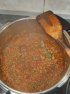 Una foto de Lentejas con chorizo en olla rápida